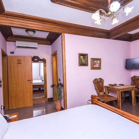Brilant Antik Center Hotel Тирана Экстерьер фото