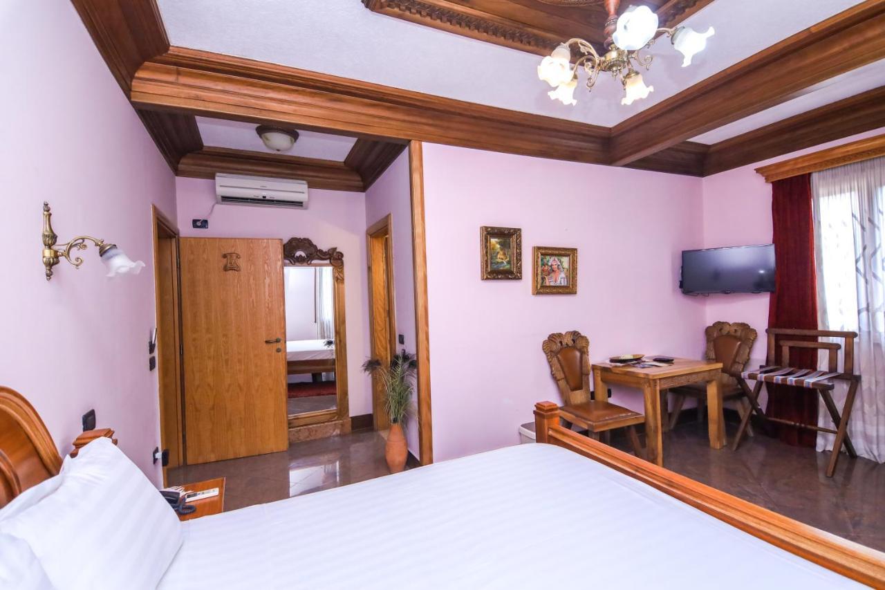 Brilant Antik Center Hotel Тирана Экстерьер фото