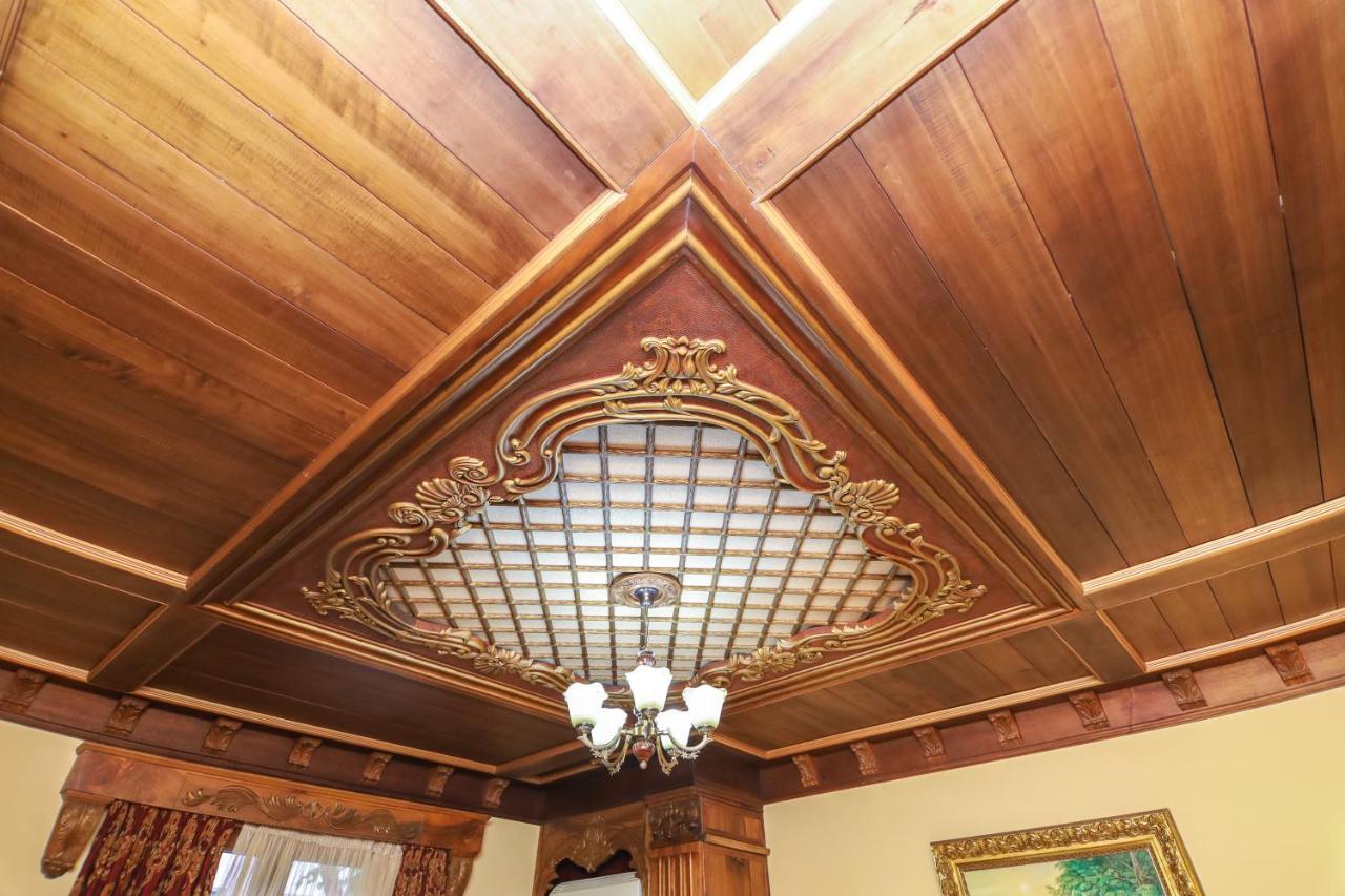 Brilant Antik Center Hotel Тирана Экстерьер фото