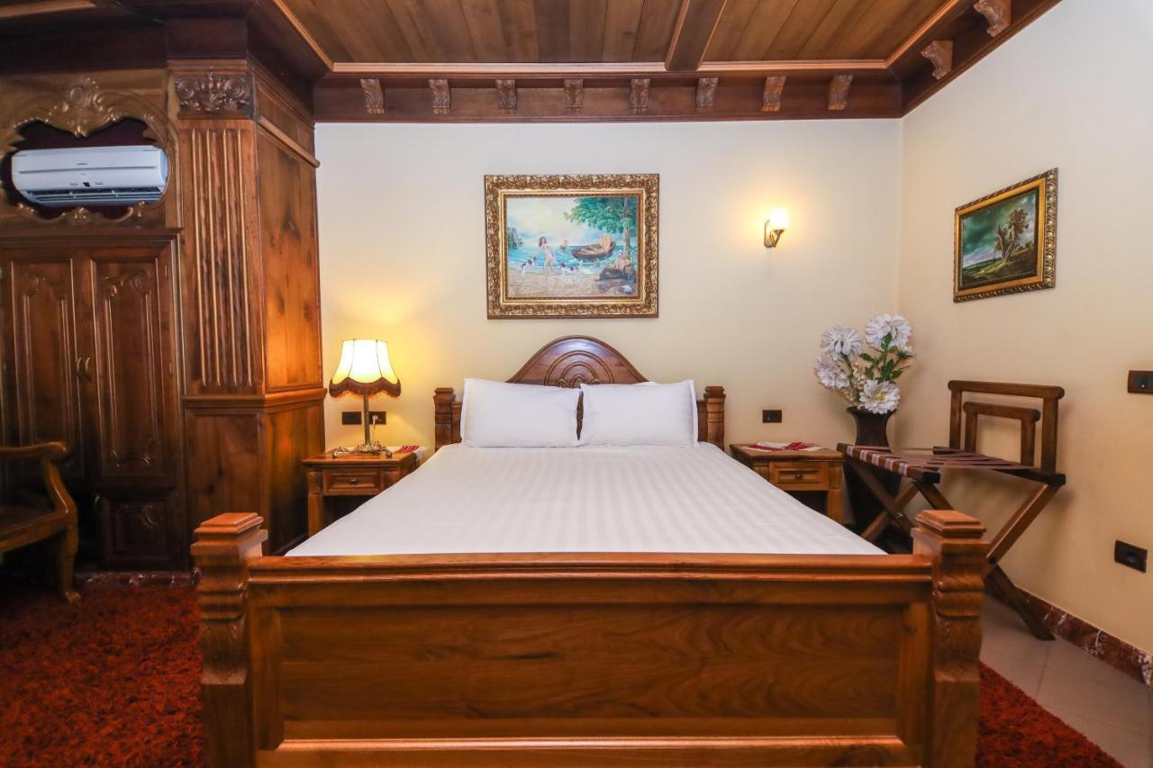 Brilant Antik Center Hotel Тирана Экстерьер фото