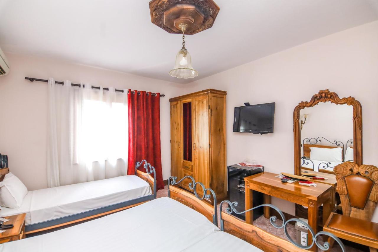 Brilant Antik Center Hotel Тирана Экстерьер фото