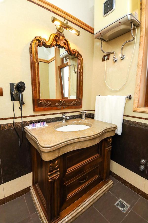 Brilant Antik Center Hotel Тирана Экстерьер фото