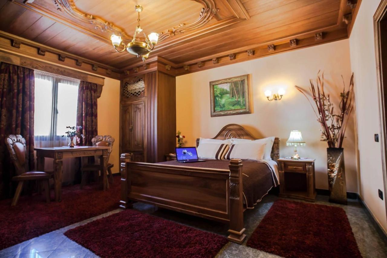 Brilant Antik Center Hotel Тирана Экстерьер фото