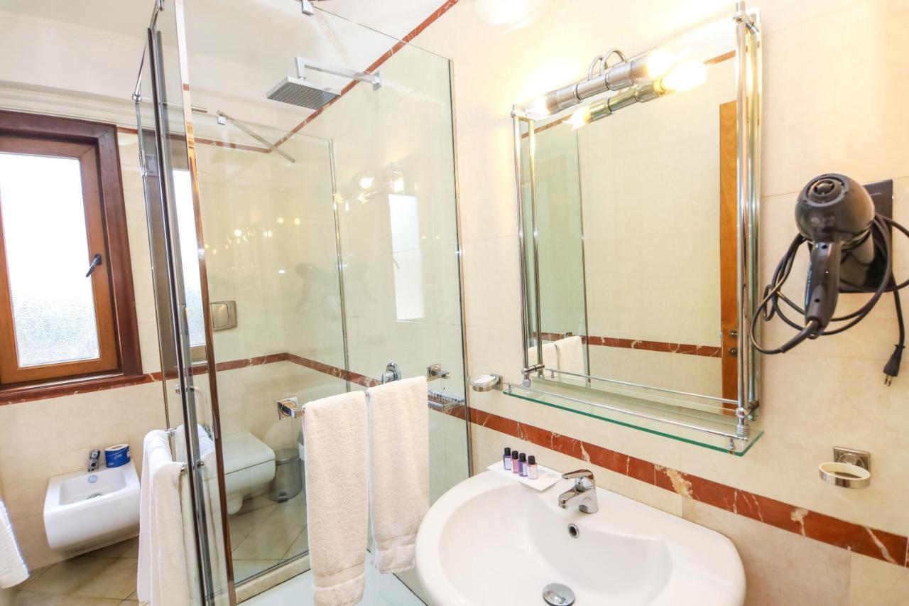 Brilant Antik Center Hotel Тирана Экстерьер фото