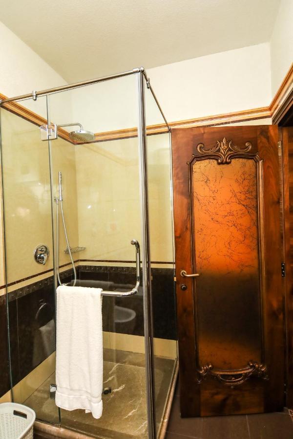 Brilant Antik Center Hotel Тирана Экстерьер фото