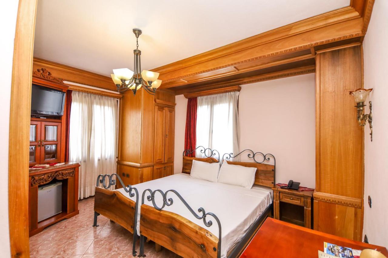 Brilant Antik Center Hotel Тирана Экстерьер фото