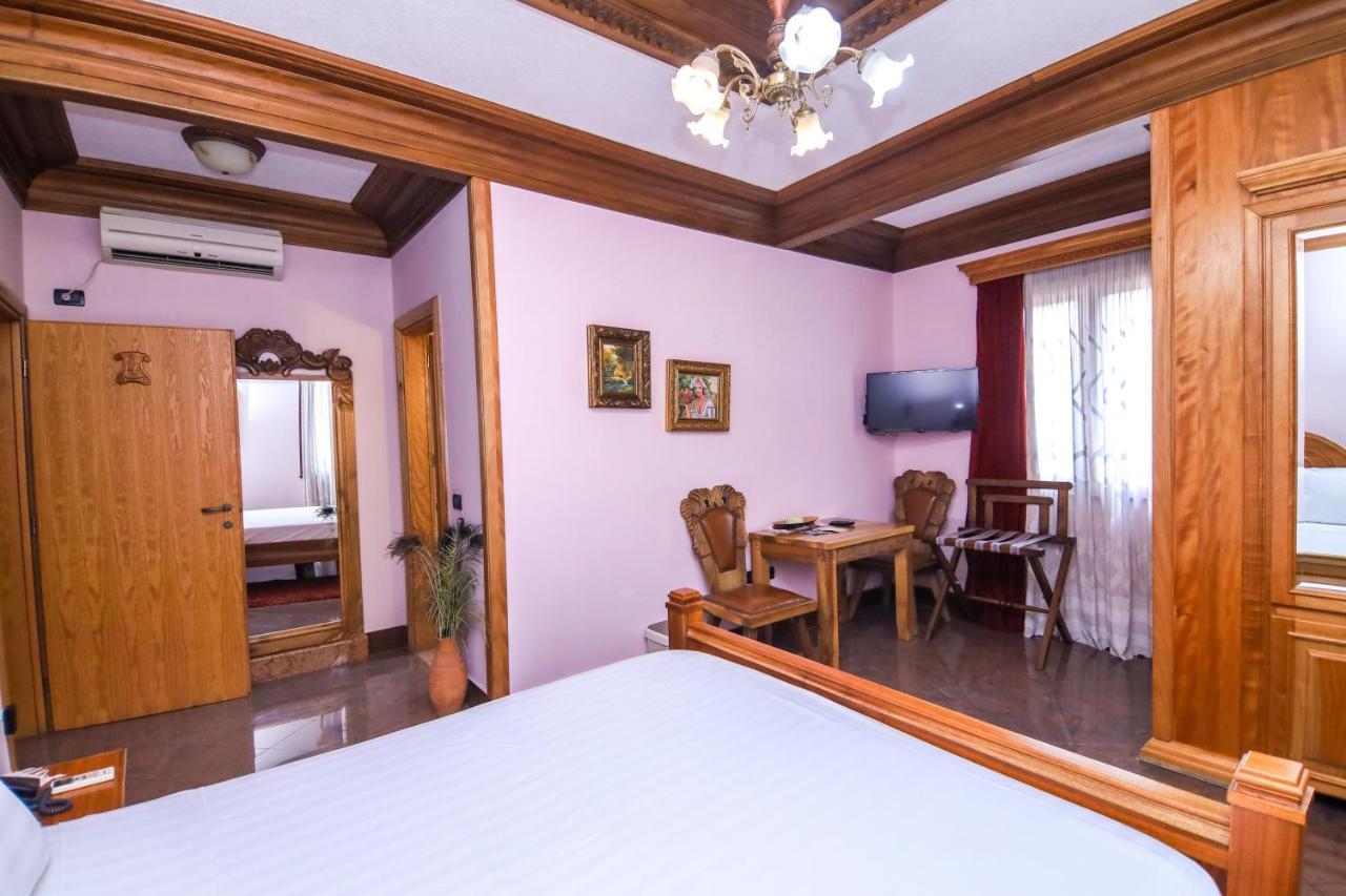 Brilant Antik Center Hotel Тирана Экстерьер фото