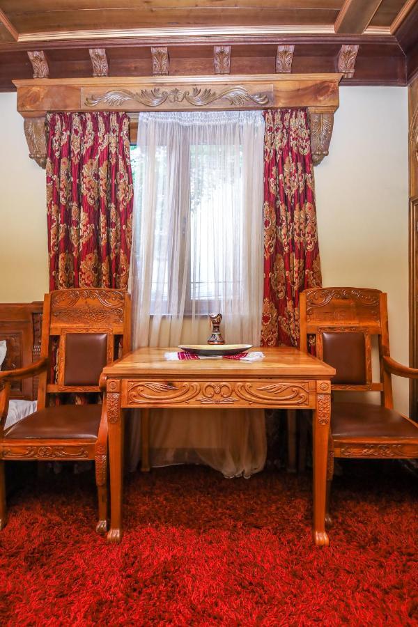 Brilant Antik Center Hotel Тирана Экстерьер фото