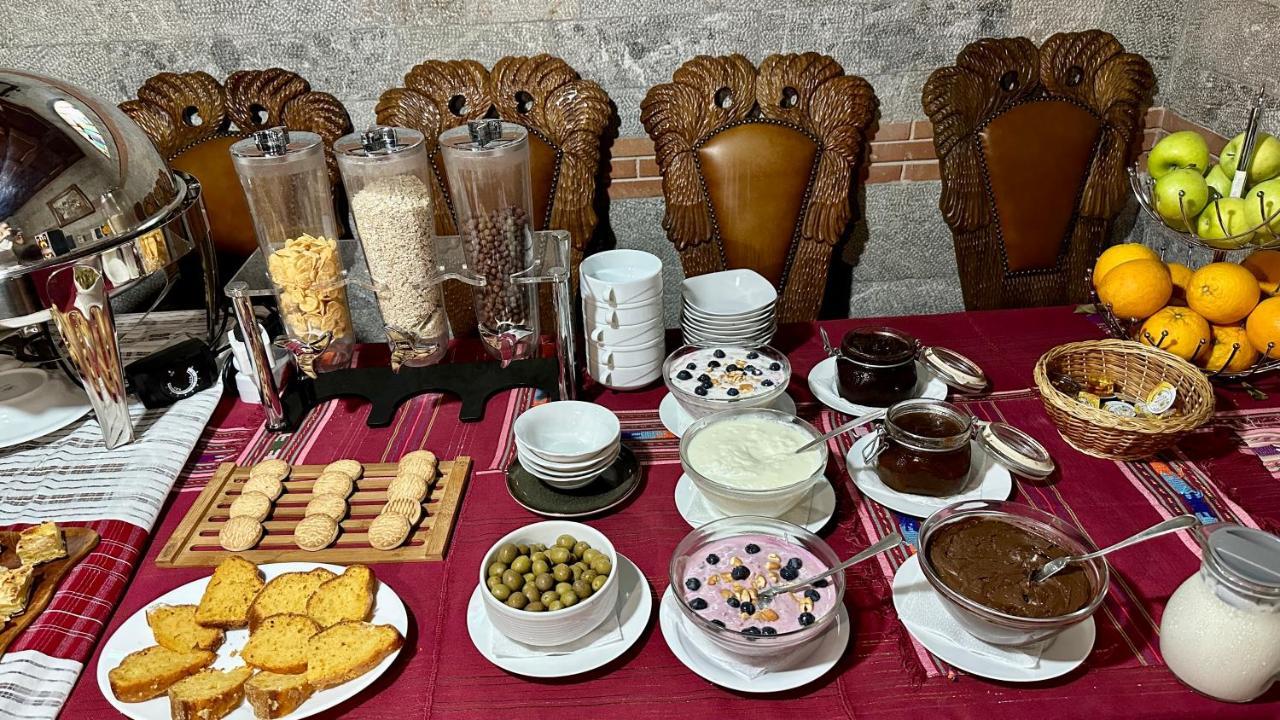 Brilant Antik Center Hotel Тирана Экстерьер фото