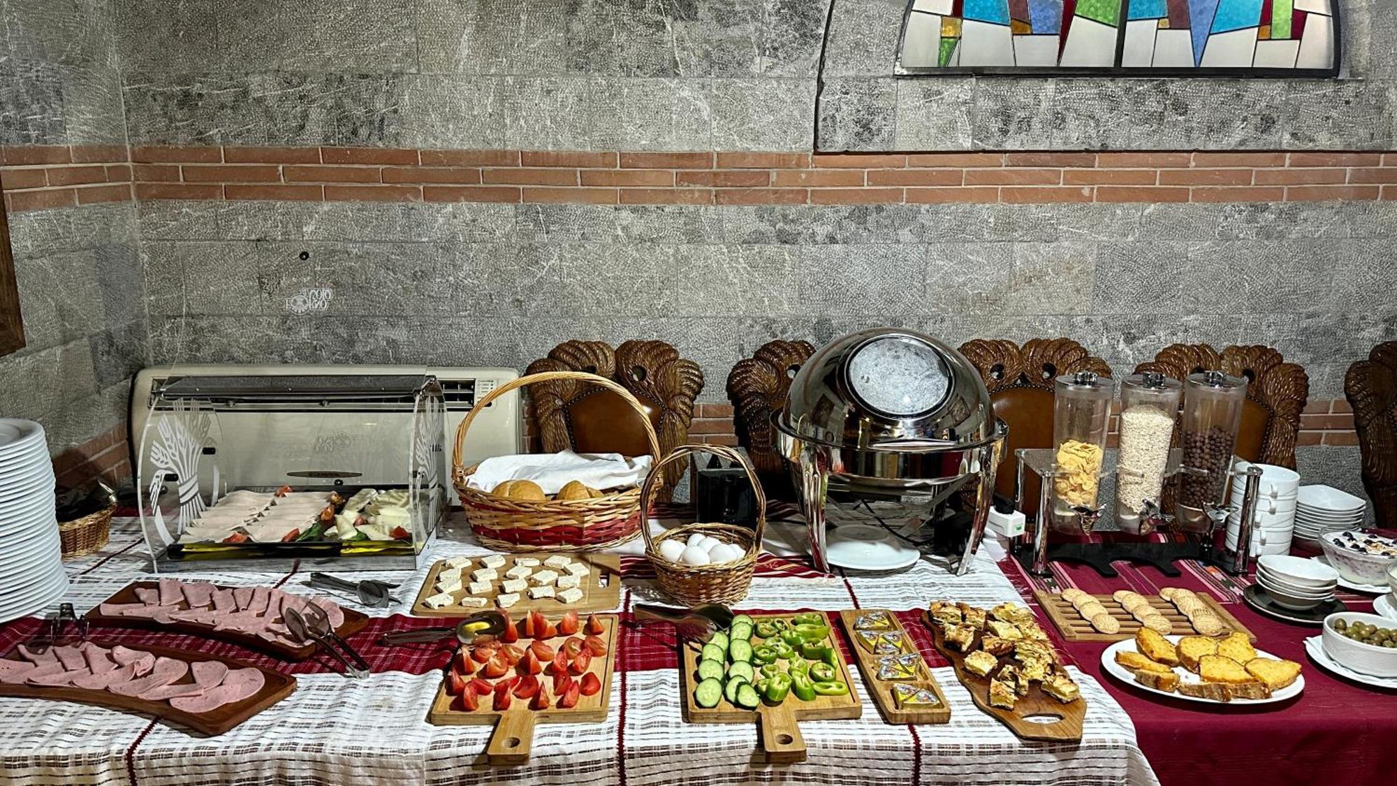 Brilant Antik Center Hotel Тирана Экстерьер фото